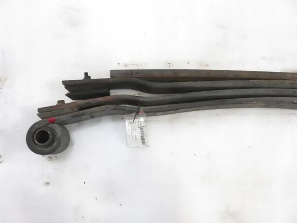 Hinterfeder OEM 55020MB90A für Renault Maxity image 9