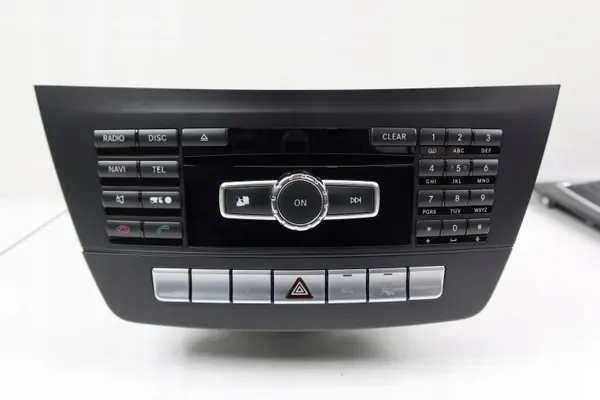 Rádio Mercedes W204 OEM 2049009410 Usado image 2