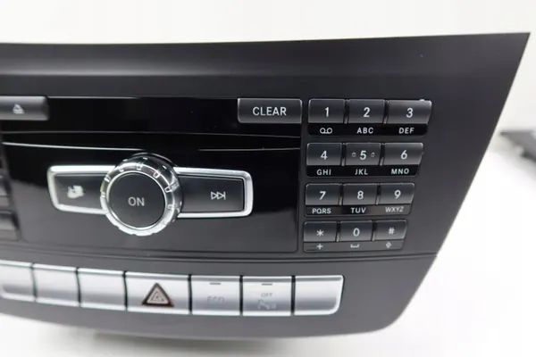 Rádio Mercedes W204 OEM 2049009410 Usado image 3