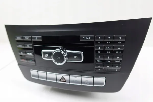Rádio Mercedes W204 OEM 2049009410 Usado image 4