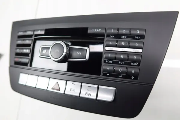 Rádio Mercedes W204 OEM 2049009410 Usado image 6