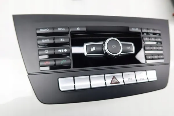 Rádio Mercedes W204 OEM 2049009410 Usado image 7