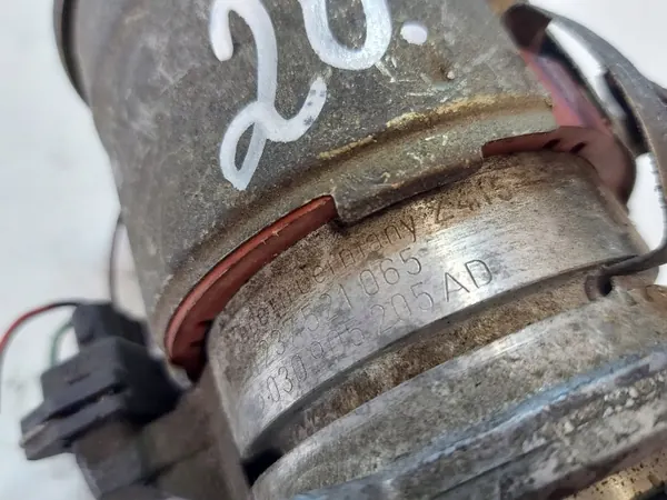 Distribuidor de encendido usado OEM 030905205AD image 3