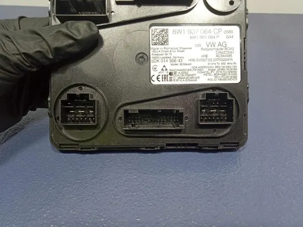 Audi SQ8 Q8 Mukavuusohjain OEM 8W1907064CP image 4