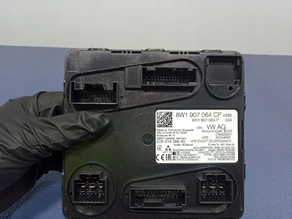 Audi SQ8 Q8 Mukavuusohjain OEM 8W1907064CP image 5