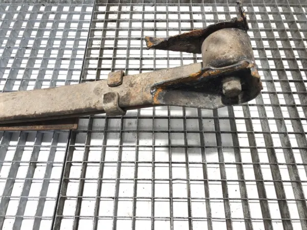 Muelle trasero izquierdo OEM LORK-714-870 Mercedes T1 Bus image 3