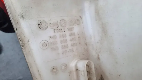 Pesunesteen säiliö VW T5 image 5