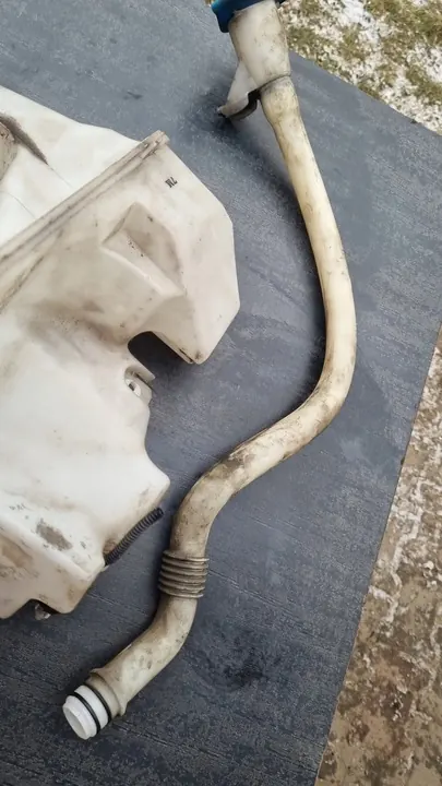 Pesunesteen säiliö VW T5 image 6