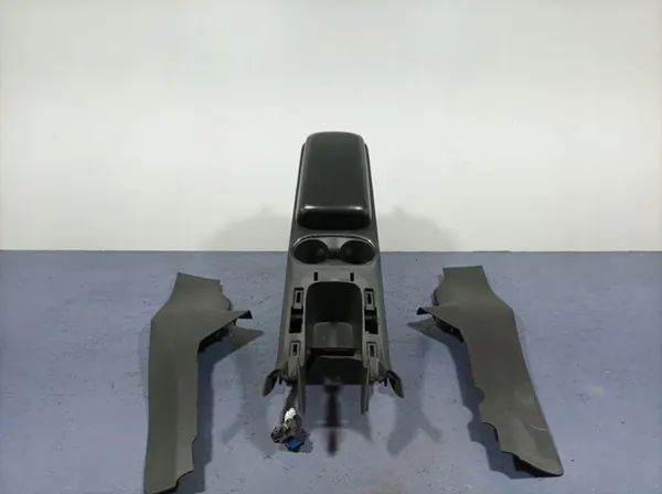 Opel Ampera middenconsole armsteun OEM 22884525 image 2