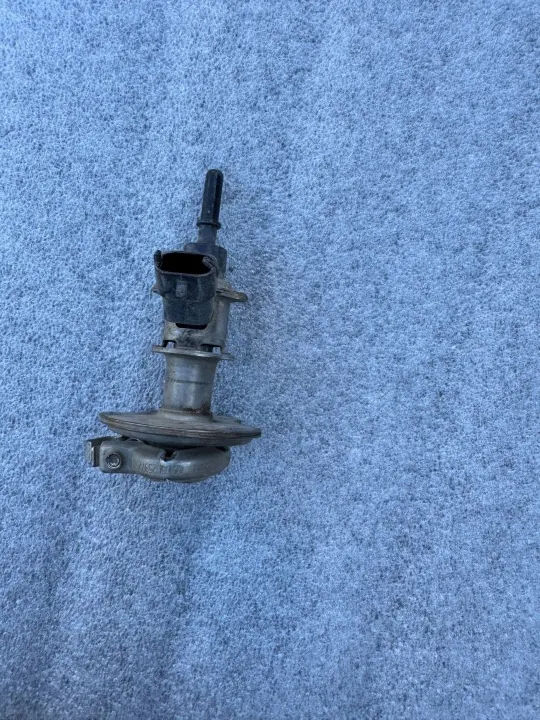 Injector AdBlue VW Caddy OEM 7LA131113A - Usado image 3