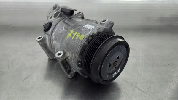 Compresor de aire acondicionado Mercedes-Benz A0012303611 image 2