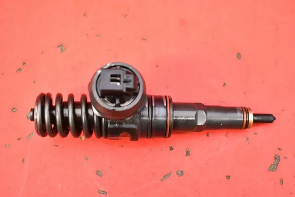 Pompe d'injection OEM 038130073AQ pour VW Golf 4 1.9 TDI image 2