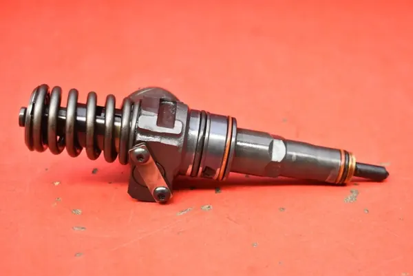 Pompe d'injection OEM 038130073AQ pour VW Golf 4 1.9 TDI image 4