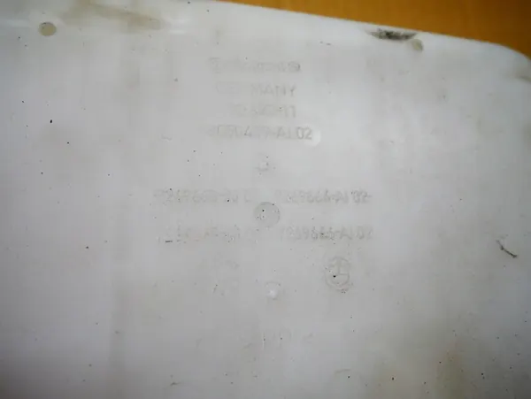 BMW F11 F10 Ruitensproeiervat 8050439 image 3