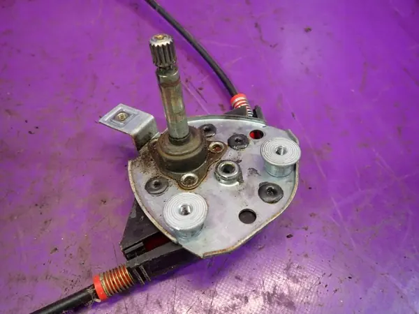 VW Transporter T4 90-03 Elevador de vidro manual esquerdo 701837501F image 2