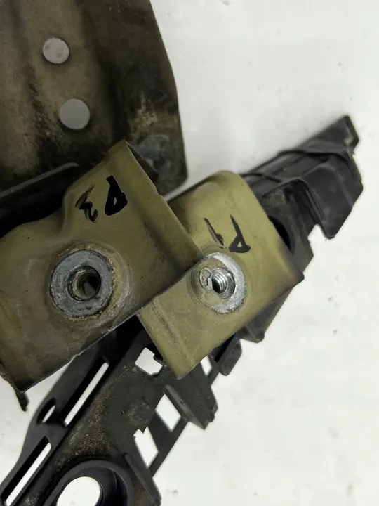 Höger skärmmonteringsset 4 delar VW Passat B8 3G0821142 image 3