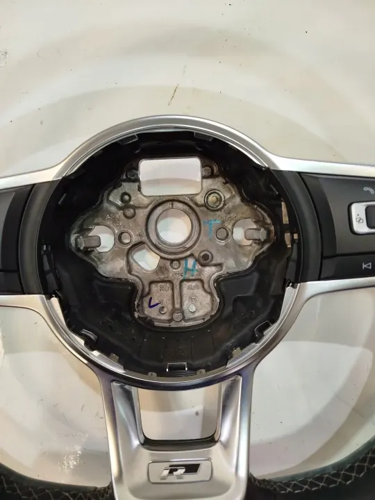 Ohjauspyörä VW Passat B8 R-Line OEM 5G0419091JD image 4
