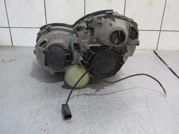 Rechter Voorlamp Mercedes W203 A2038200261 image 2