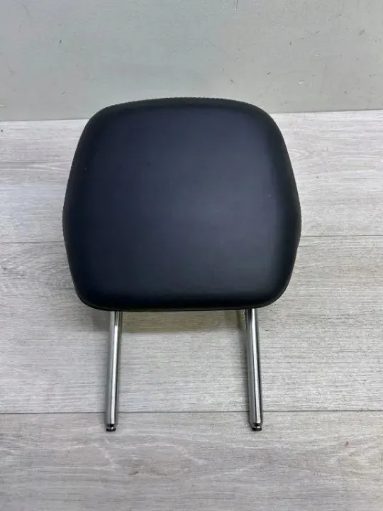Reposacabezas Porsche Cayenne OEM 95852282200 - Usado image 2