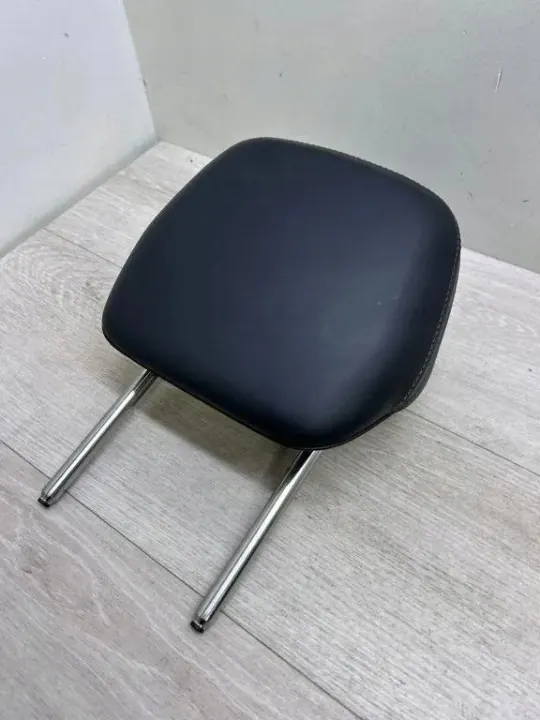 Reposacabezas Porsche Cayenne OEM 95852282200 - Usado image 3