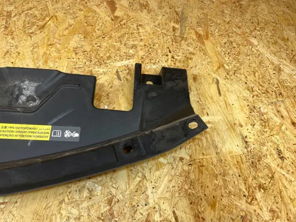 Nissan Juke II Gurtabdeckung vorne OEM 62322-6PA0A image 5