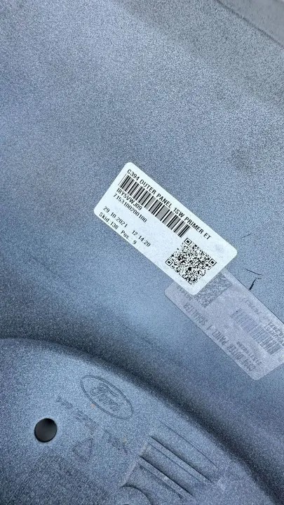 Ford Kuga I Garniture Hayon OEM 7153100J09 image 3