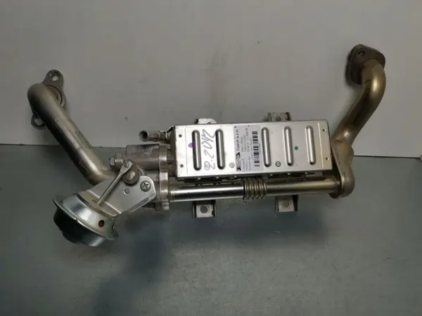 Arrefecedor EGR Toyota OEM FBZ6841 - Usado image 2