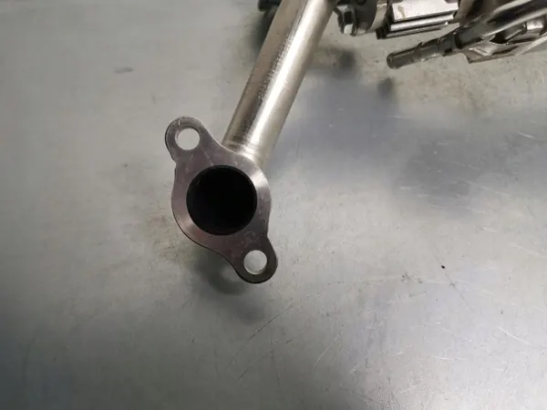 Arrefecedor EGR Toyota OEM FBZ6841 - Usado image 4