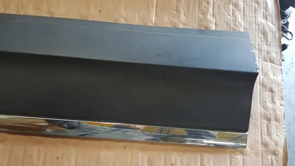 OEM 5NA854940 Oikea Etuoven Lista VW Tiguan II:lle image 4