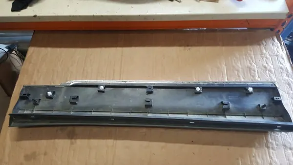 OEM 5NA854940 Oikea Etuoven Lista VW Tiguan II:lle image 6