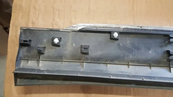 OEM 5NA854940 Oikea Etuoven Lista VW Tiguan II:lle image 7