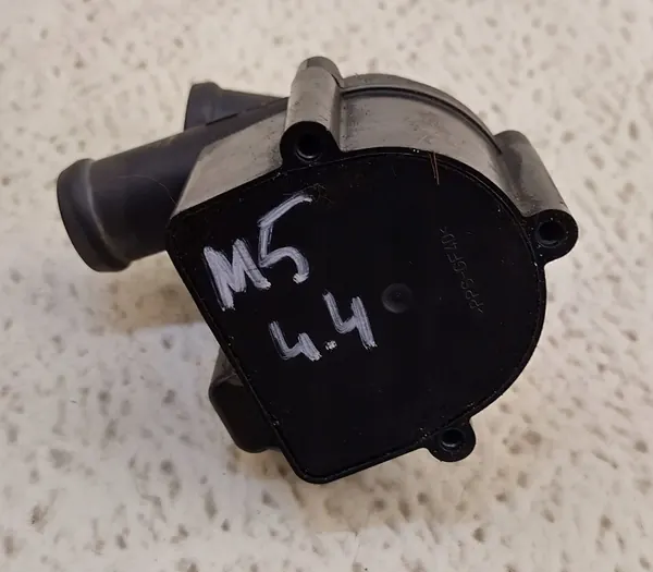 BMW Vattenpump för M5 F10 OE 9230234 image 3