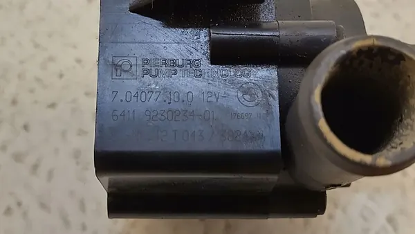 BMW Vattenpump för M5 F10 OE 9230234 image 5