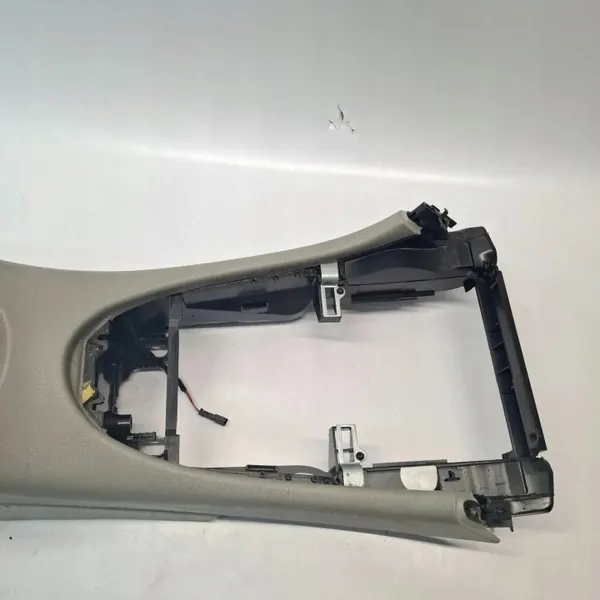 Reposabrazos Mercedes-Benz OE A2096800450 - Usado image 3