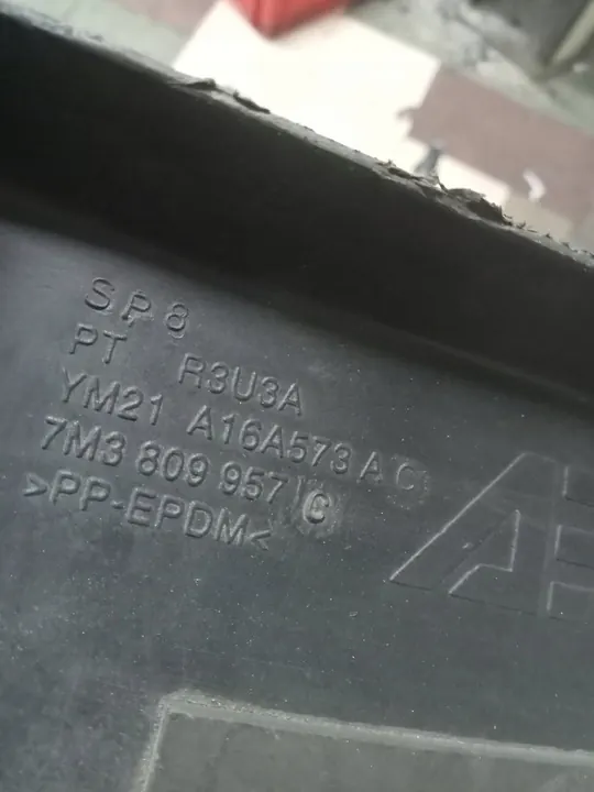 Vasen etupyörän kaari Ford Galaxy mk 1 image 3