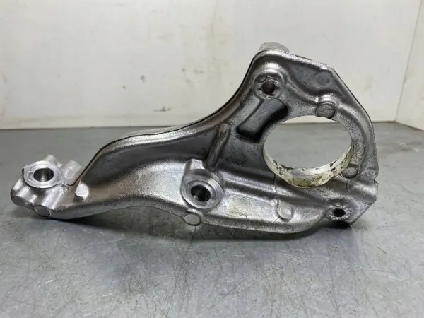 Opel FBZ16738 Lagerstödbracket - Begagnad image 2