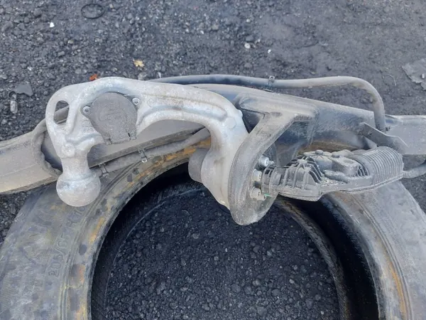 VW TIGUAN III Peräkoukku OEM 571092161 johdotuksella image 3