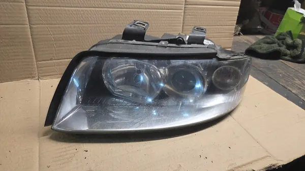 AUDI A4 B6 Faro Delantero Izquierdo Xenón 8E0941003S image 2