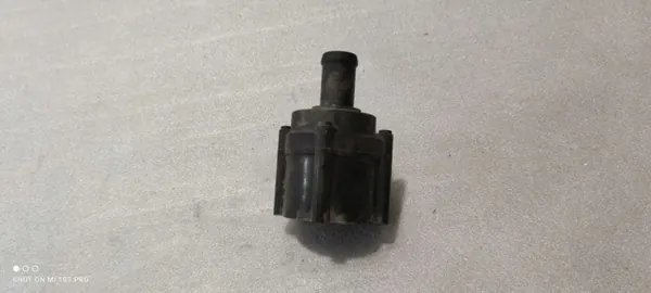 Pompe de circulation d'eau Volvo OEM 31657307 image 3