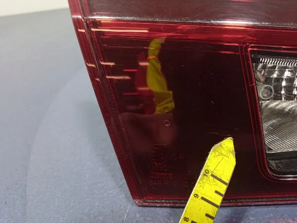 Mazda 3 III BM Sedán Luz Interior Trasera Izquierda image 10