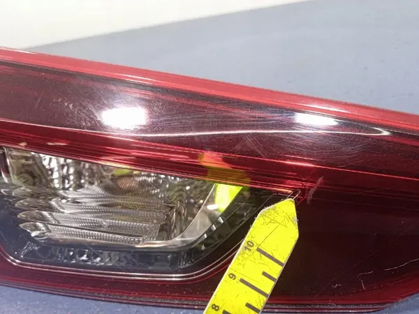 Mazda 3 III BM Sedán Luz Interior Trasera Izquierda image 8