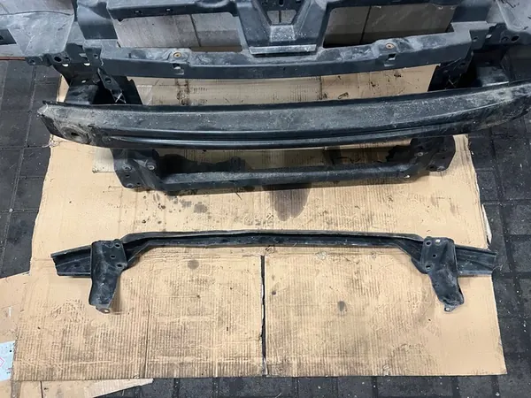 VW Touran I 1 03- 2.0 TDI Feixe Frontal 1t0805588n image 2