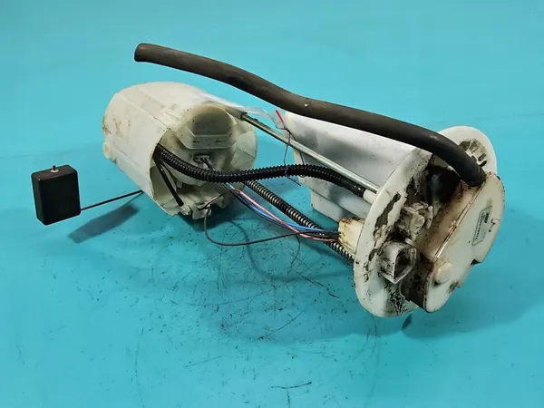 Brandstofpomp Toyota Yaris II 1.3 VVTI 77020-0D080 image 2