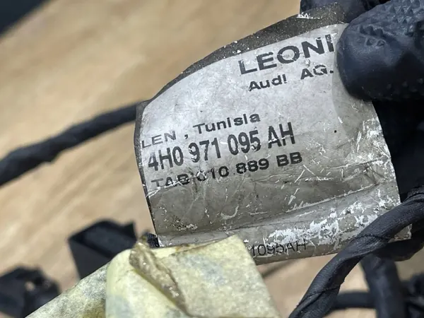 Audi A8 S8 D4 Parkeersensor bedrading 4H0971095AH image 4