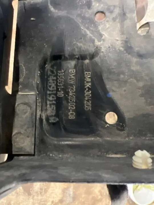 Koplampgeleider voor rechts BMW X2 F39 OEM 18563110 image 4