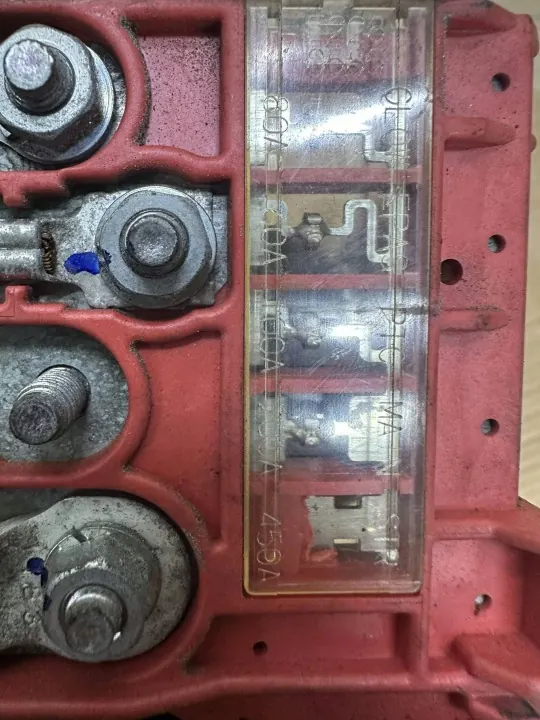 Mazda batteriklem OEM GKK867KB1 Begagnad image 3