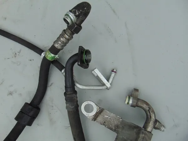 Mercedes E-luokka W210 2.6 V6 Ilmastointiputki image 3