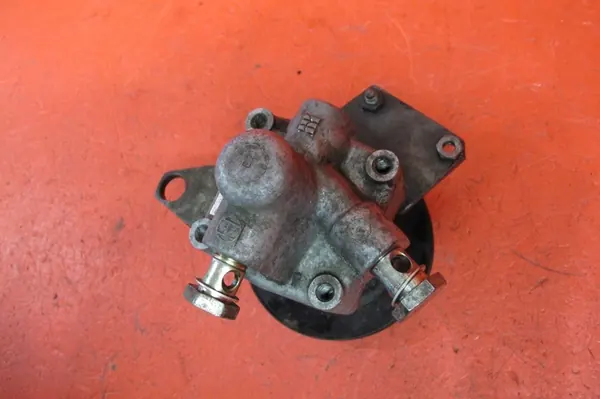 AUDI 80 B3 86-91 1.8 B JN Bomba de Direção 4D0145155K image 4