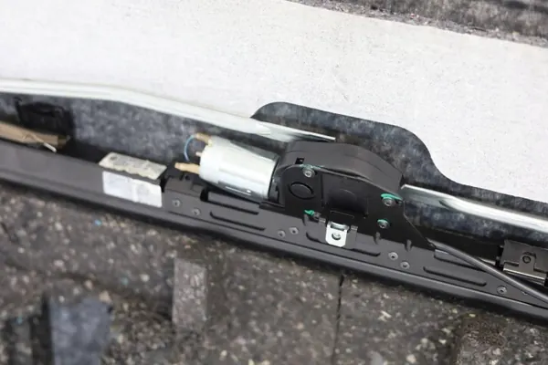 BMW G30 Heckscheiben-Elektrorollo OEM 7419496 image 5