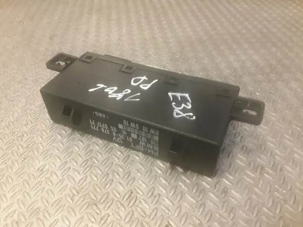BMW Keskuslukitusmoduuli OEM 8378771 7-sarja E38 image 2